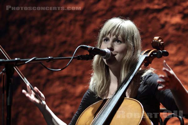 LINNEA OLSSON - 2010-09-28 - PARIS - Cafe de la Danse - 